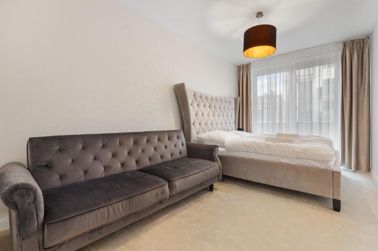 Lam Jegeho Alej - Jacuzzi - Free Parking Apartment บราติสลาวา ภายนอก รูปภาพ