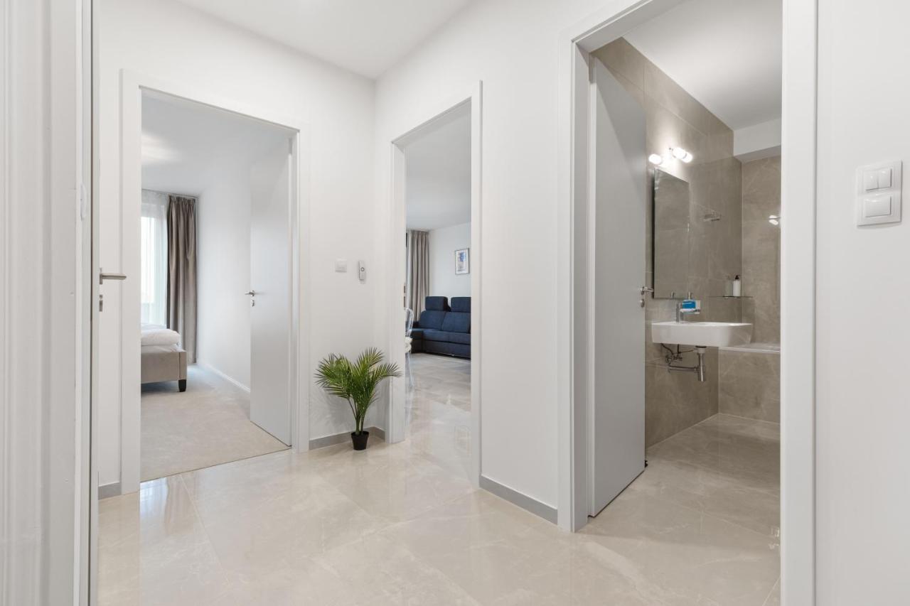 Lam Jegeho Alej - Jacuzzi - Free Parking Apartment บราติสลาวา ภายนอก รูปภาพ