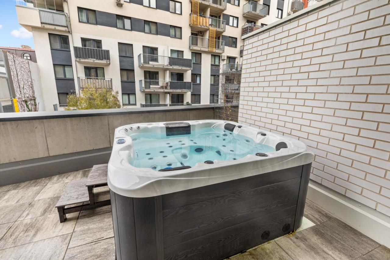 Lam Jegeho Alej - Jacuzzi - Free Parking Apartment บราติสลาวา ภายนอก รูปภาพ